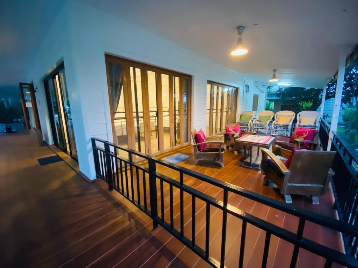Jardin De Mangue Pakchong Hotel Exterior photo